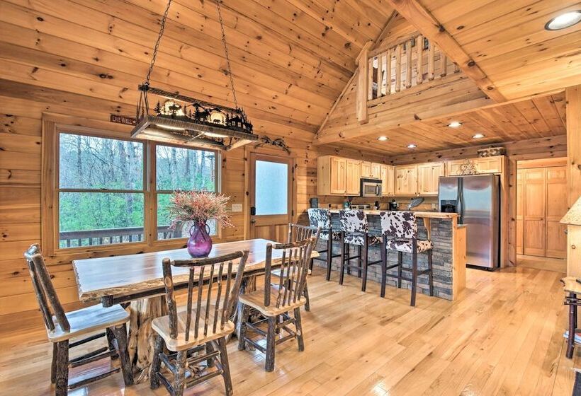 Long Pine Ridge  Cabin W/ Luxury Amenities!