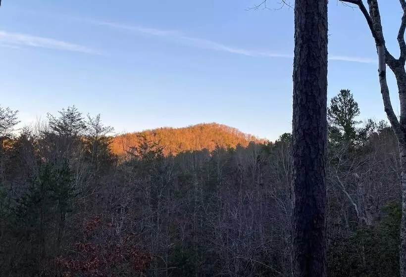 Long Pine Ridge Cabin W/ Luxury Amenities!