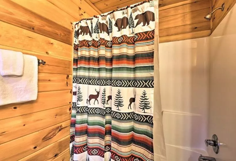 Long Pine Ridge Cabin W/ Luxury Amenities!
