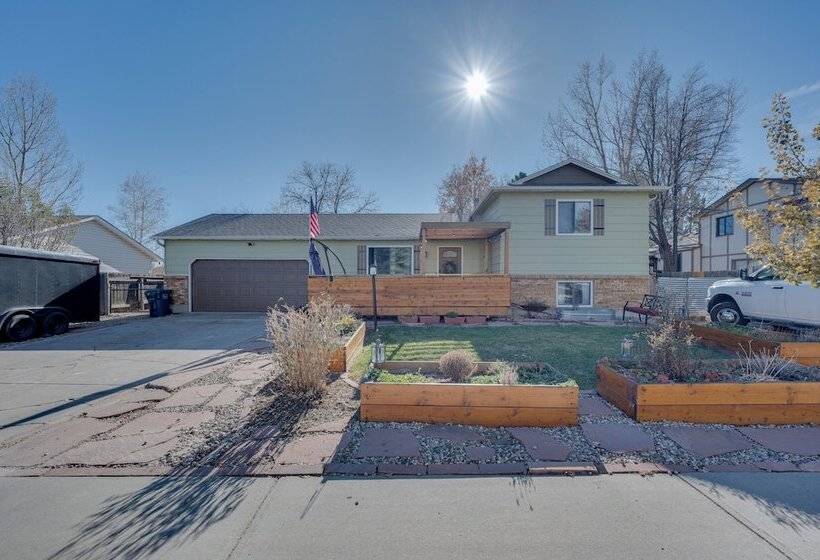 Loveland Home W/ Private Hot Tub + Wood Fireplace!