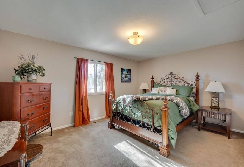 Loveland Home W/ Private Hot Tub + Wood Fireplace!