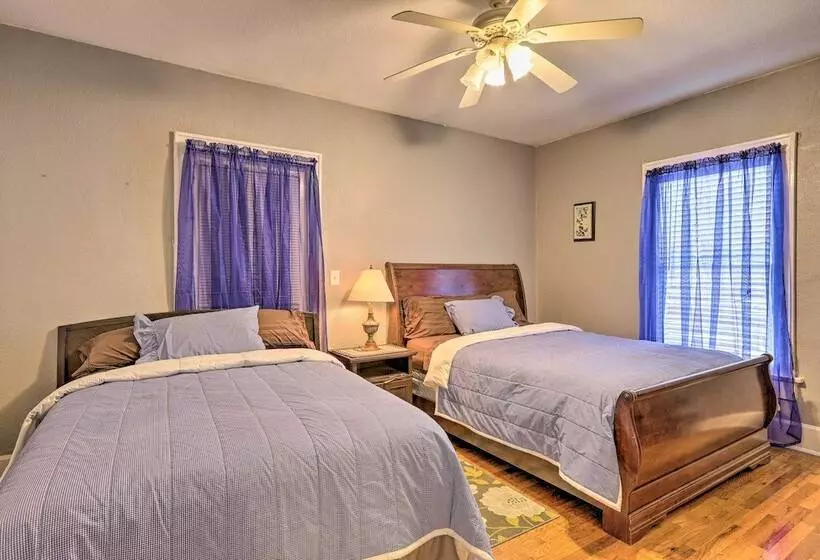 Main Street Home: 1 Mile To Callaway Gardens