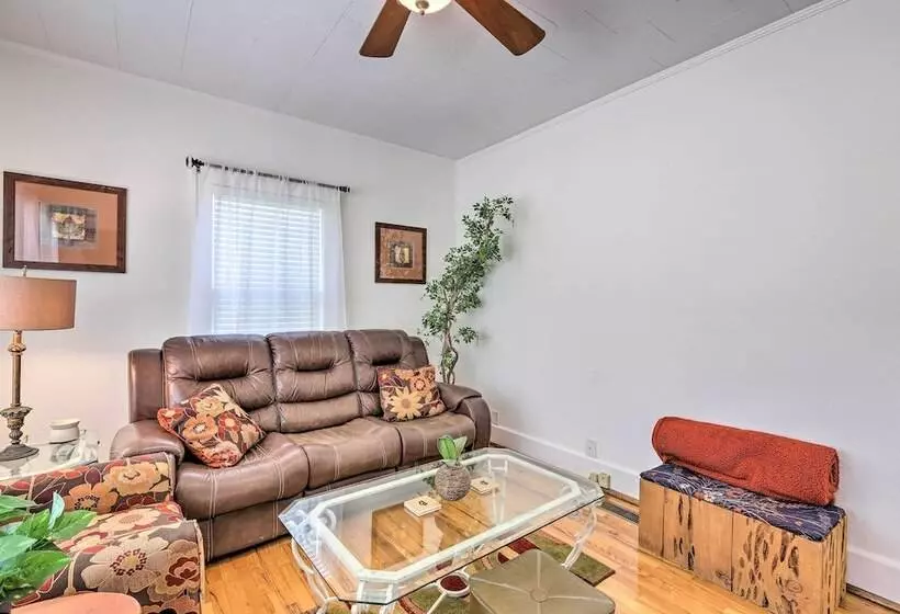 Main Street Home: 1 Mile To Callaway Gardens