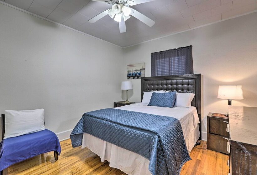 Main Street Home: 1 Mile To Callaway Gardens