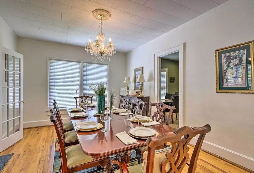 Main Street Home: 1 Mile To Callaway Gardens