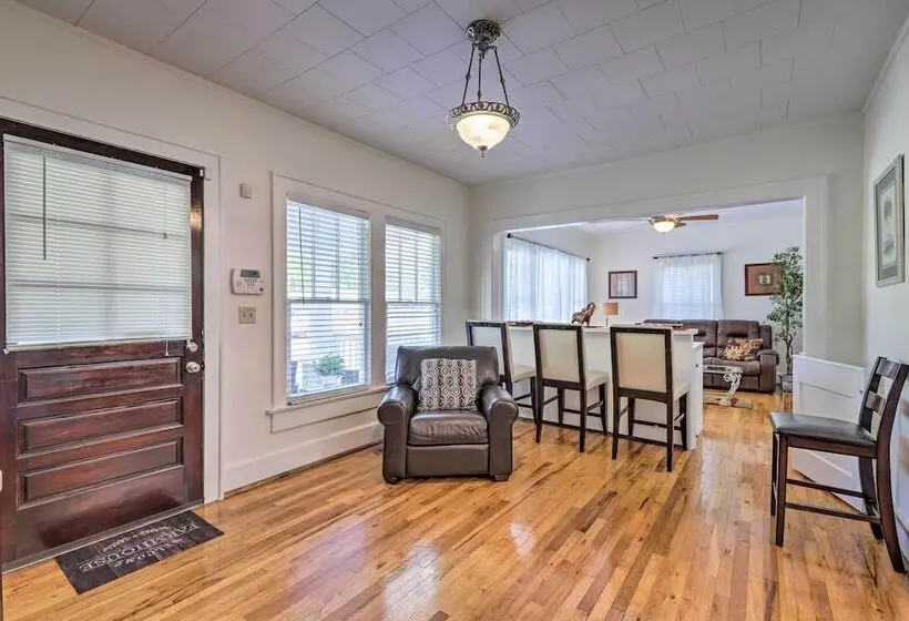 Main Street Home: 1 Mile To Callaway Gardens