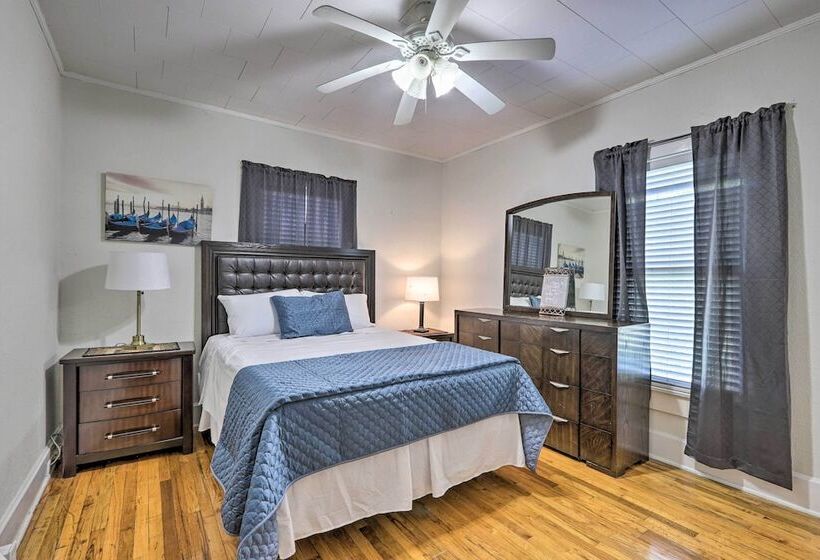 Main Street Home: 1 Mile To Callaway Gardens