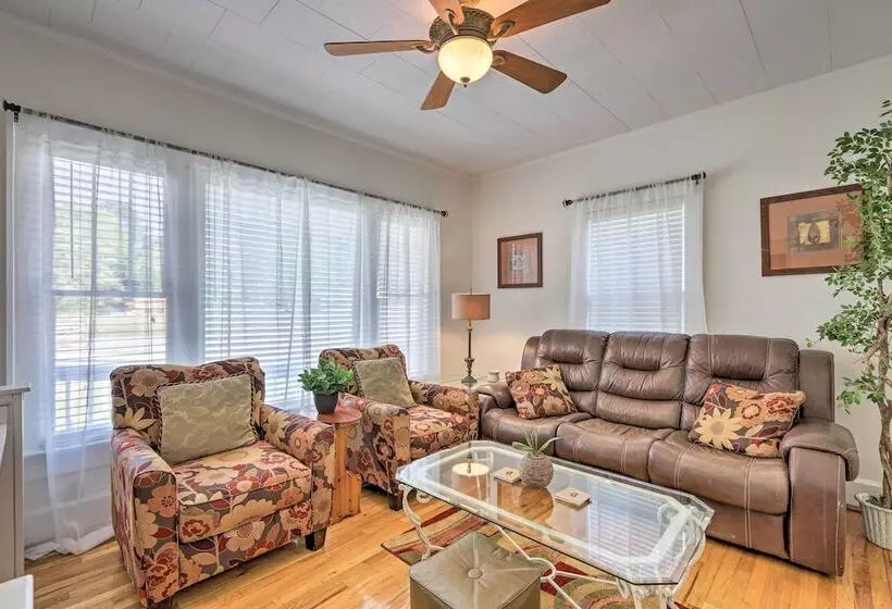 Main Street Home: 1 Mile To Callaway Gardens