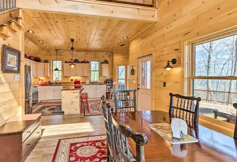 Mineral Bluff Cabin Near Lake Blue Ridge!