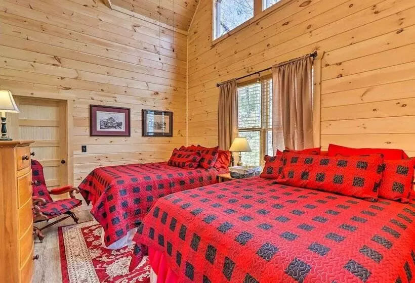 Mineral Bluff Cabin Near Lake Blue Ridge!