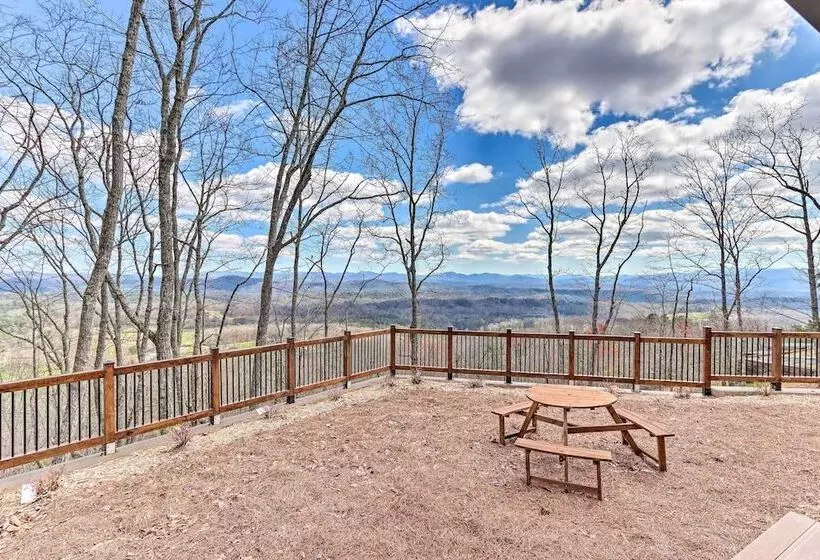 Mineral Bluff Cabin Near Lake Blue Ridge!