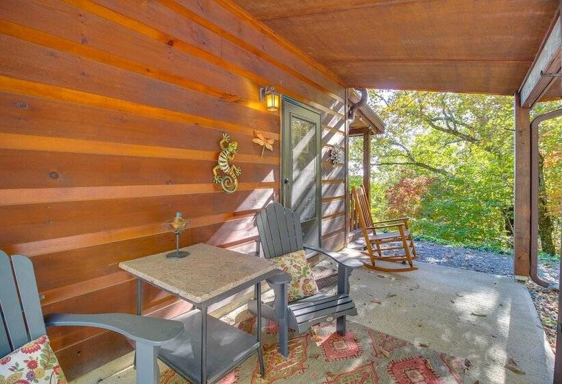 Mountaintop Cabin In Ellijay W/ Views & Fire Pit!
