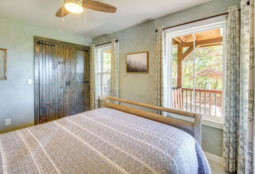 Mountaintop Cabin In Ellijay W/ Views & Fire Pit!