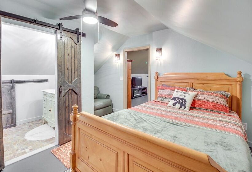 Mountaintop Cabin In Ellijay W/ Views & Fire Pit!