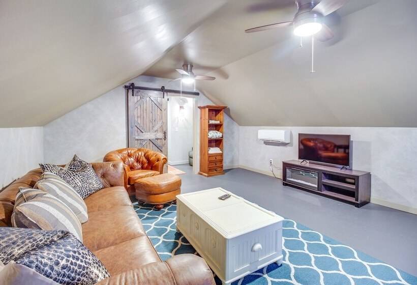 Mountaintop Cabin In Ellijay W/ Views & Fire Pit!