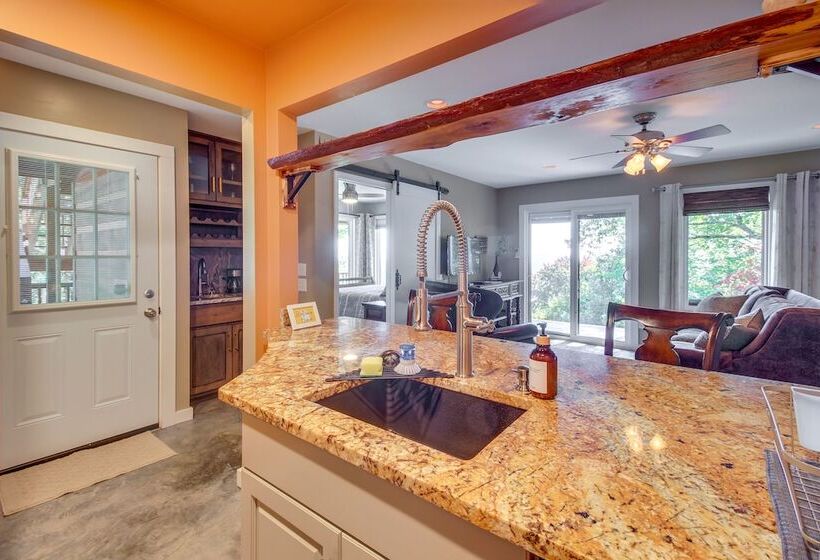 Mountaintop Cabin In Ellijay W/ Views & Fire Pit!