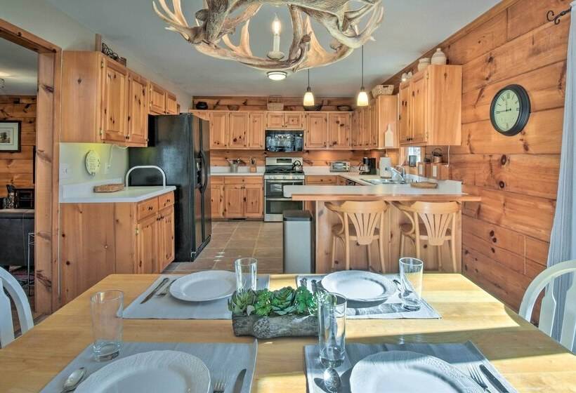 North Georgia Log Cabin Located In Bent Tree!