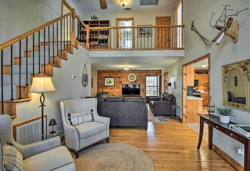 North Georgia Log Cabin Located In Bent Tree!