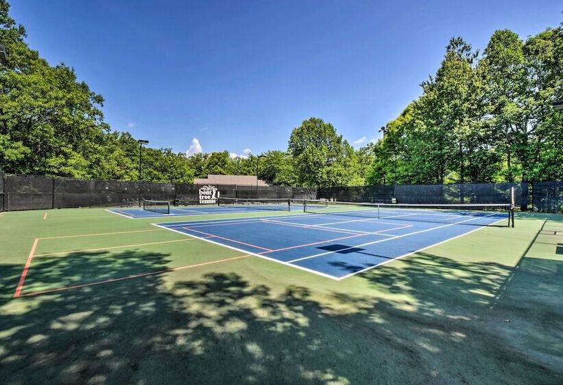 North Georgia Log Cabin Located In Bent Tree!