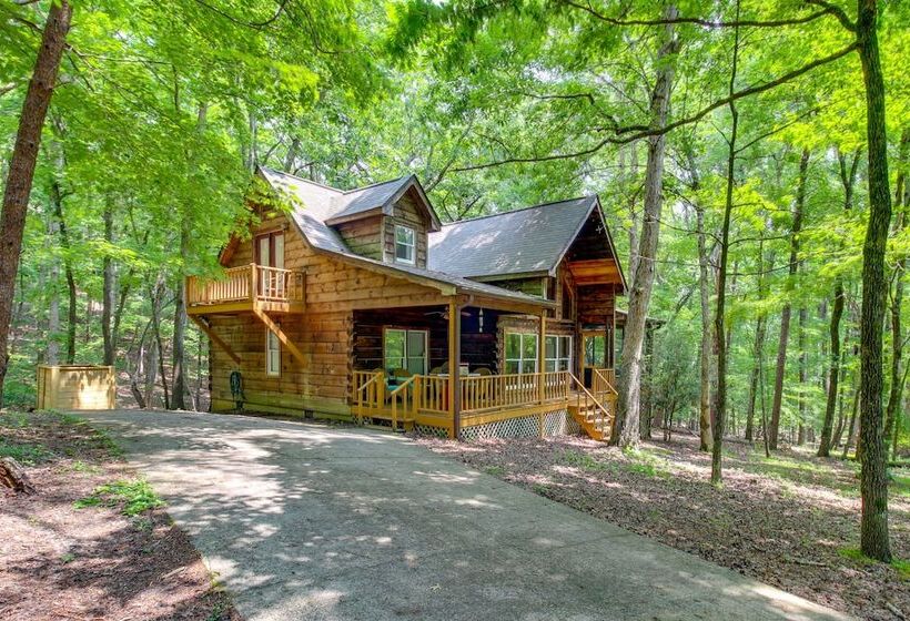 North Georgia Log Cabin Located In Bent Tree!