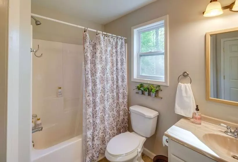 Peaceful Ellijay Home W/ Deck   Hike & Fish!