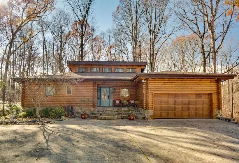 Peaceful Lawrenceville Cabin W/ Hot Tub On 6 Acres