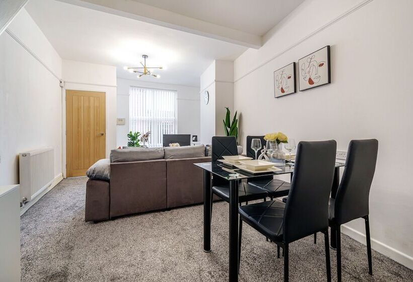 膳宿费 Next To Liverpool Station Stadium City