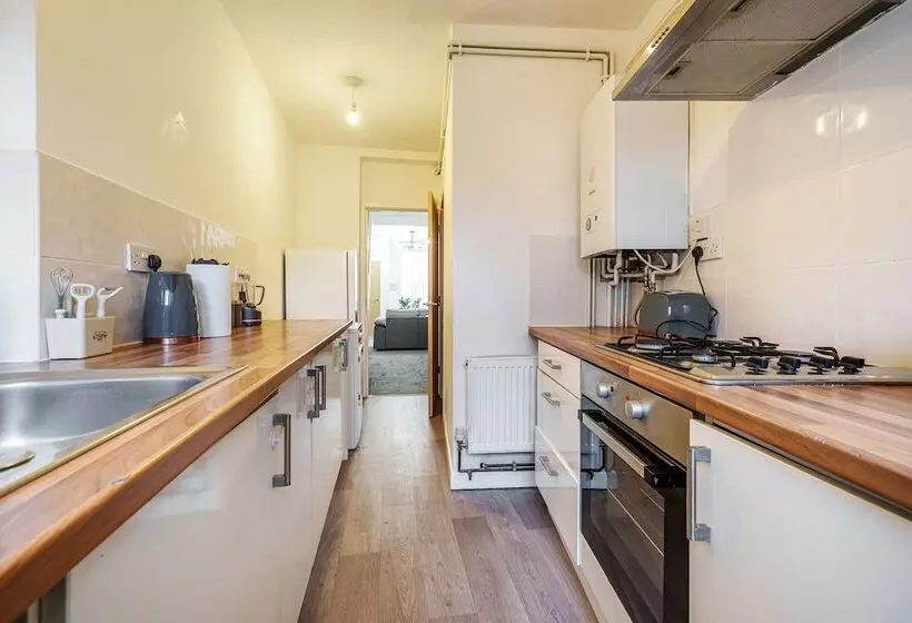 Majatalo Next To Liverpool Station Stadium City