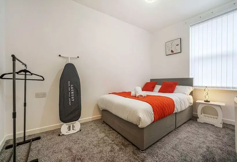 Majatalo Next To Liverpool Station Stadium City