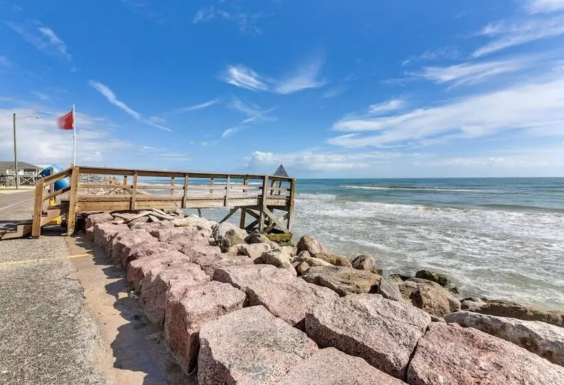 Pet Friendly Freeport Beach House W/ Covered Patio