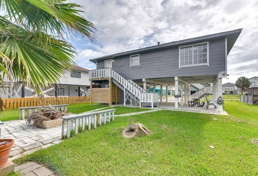 Pet Friendly Freeport Beach House W/ Covered Patio