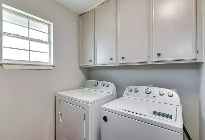 Pet Friendly Freeport Beach House W/ Covered Patio