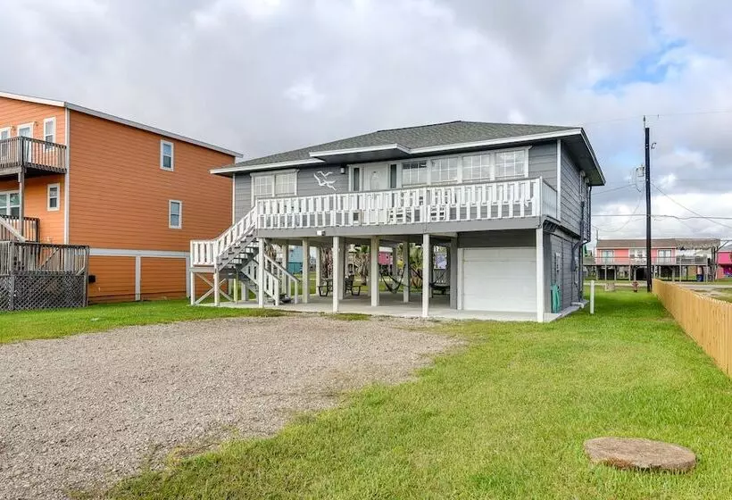 Pet Friendly Freeport Beach House W/ Covered Patio