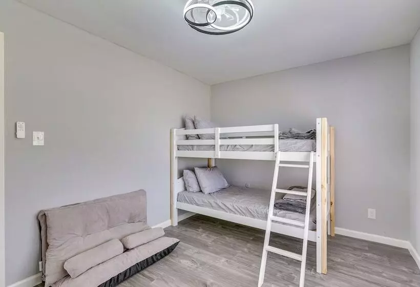 Pet Friendly Freeport Beach House W/ Covered Patio