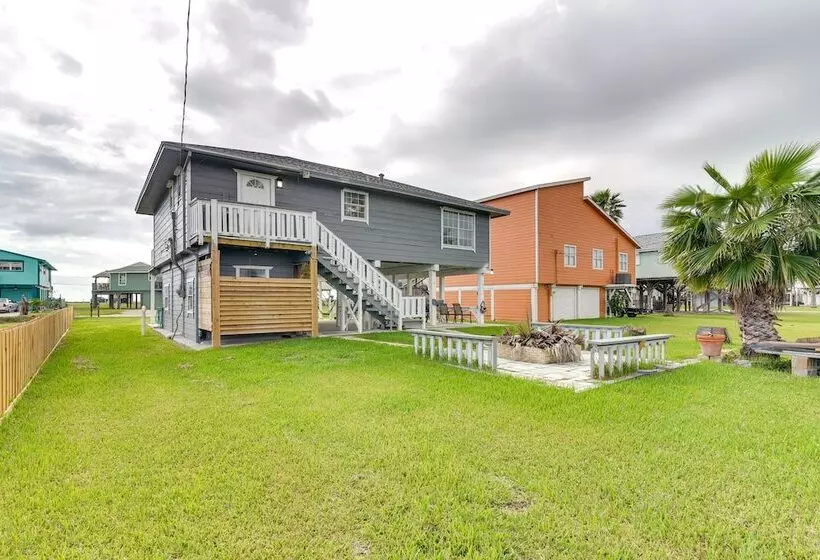 Pet Friendly Freeport Beach House W/ Covered Patio