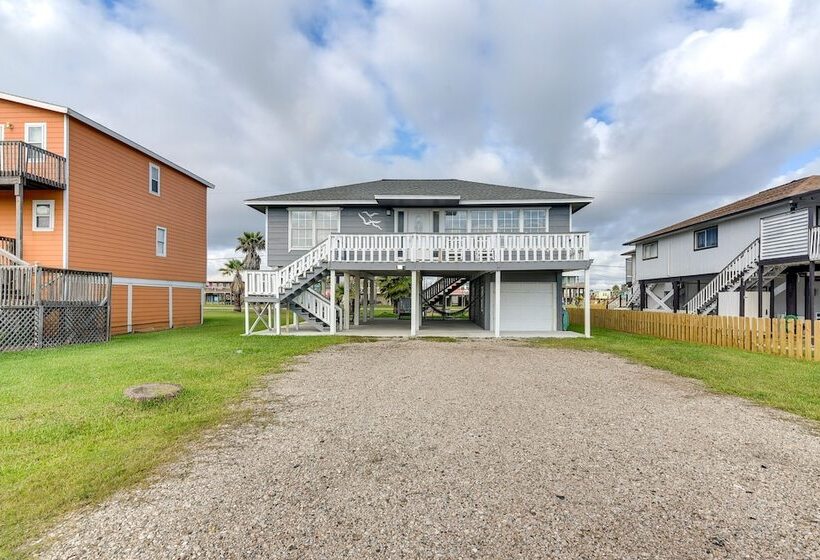 Pet Friendly Freeport Beach House W/ Covered Patio