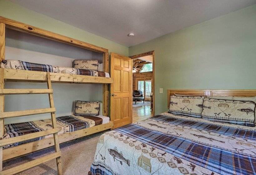 Pet Friendly Lake Oconee Cabin W/ Boat Dock!