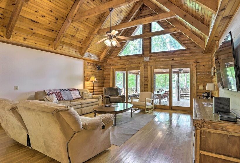 Pet Friendly Lake Oconee Cabin W/ Boat Dock!