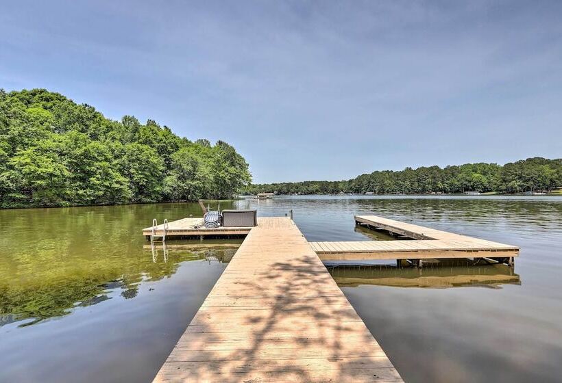 Pet Friendly Lake Oconee Cabin W/ Boat Dock!
