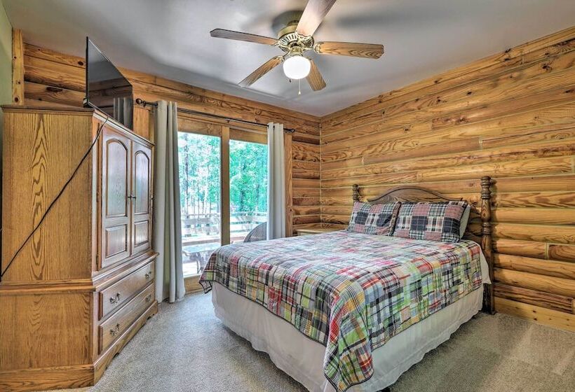 Pet Friendly Lake Oconee Cabin W/ Boat Dock!