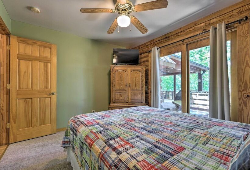 Pet Friendly Lake Oconee Cabin W/ Boat Dock!