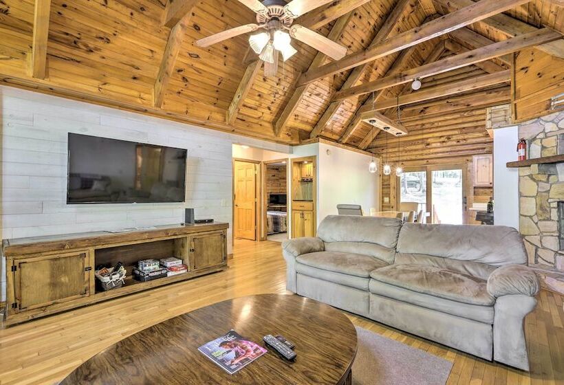 Pet Friendly Lake Oconee Cabin W/ Boat Dock!