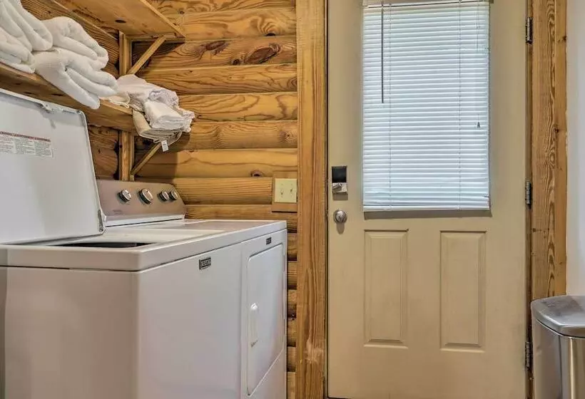 Pet Friendly Lake Oconee Cabin W/ Boat Dock!