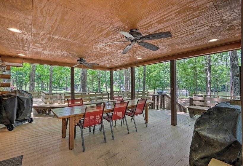 Pet Friendly Lake Oconee Cabin W/ Boat Dock!