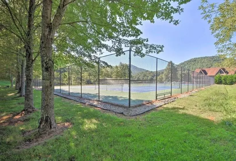 Picturesque Sky Haus Sanctuary W/ Mountain Views