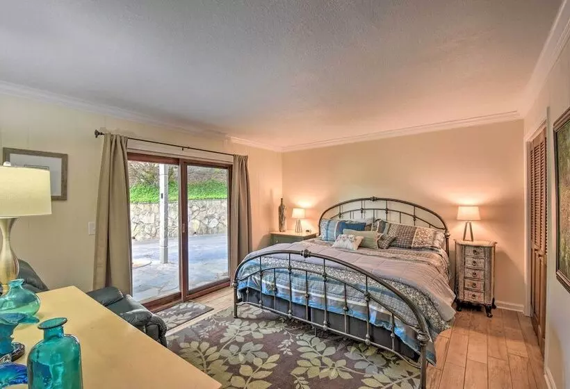 Picturesque Sky Haus Sanctuary W/ Mountain Views