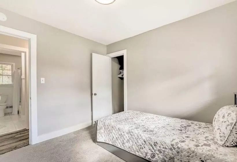 Decatur Home W/ Yard, 13 Mi To Downtown Atlanta!