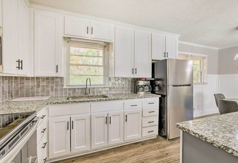 Decatur Home W/ Yard, 13 Mi To Downtown Atlanta!