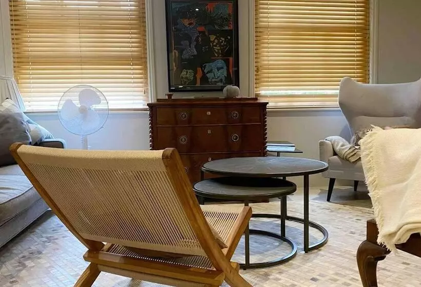 اقامتگاه Modern Central 3 Brs House With 3 Bths 2 Hottube