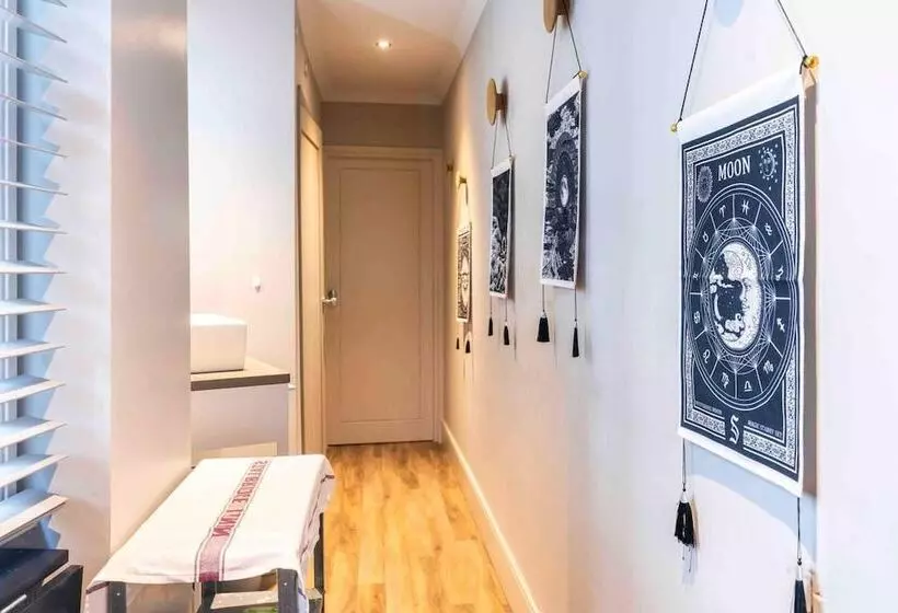 اقامتگاه Modern Central 3 Brs House With 3 Bths 2 Hottube